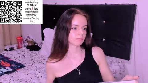 Snapshot of only_sarah1 chatting on December 6, 1:18 am only_sarah1 online show from December 6, 1:18 am