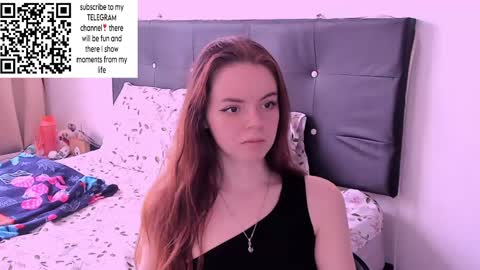 Snapshot of only_sarah1 chatting on December 6, 8:18 pm only_sarah1 online show from December 6, 8:18 pm