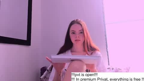 Snapshot of only_sarah1 chatting on October 17, 10:23 pm only_sarah1 online show from October 17, 10:23 pm