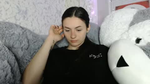 Snapshot of only_ubutterfly chatting on April 28, 5:29 pm Amalia online show from April 28, 5:29 pm