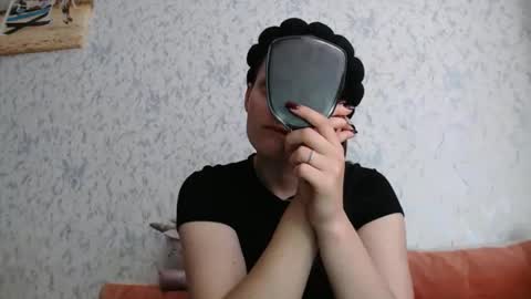 Snapshot of only_ubutterfly chatting on May 6, 9:03 am Amalia online show from May 6, 9:03 am