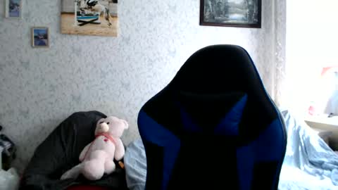Snapshot of only_ubutterfly chatting on June 13, 1:31 pm Amalia online show from June 13, 1:31 pm