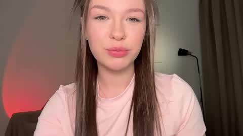 Alice De Milo online show from March 6, 3:30 pm