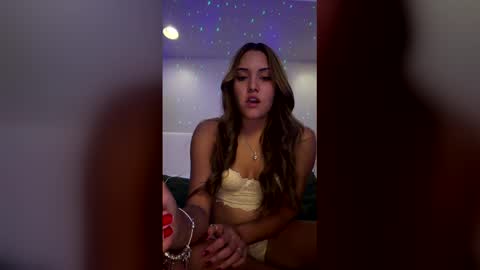 Snapshot of onlyjess23 chatting on June 3, 3:53 am onlyjess23 online show from June 3, 3:53 am