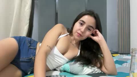 PAREJA LATINA JOVEN MUY CACHONDOS online show from June 7, 11:19 pm