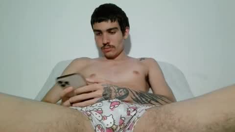 onzas_ online show from January 31, 9:35 pm