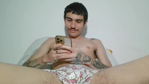 onzas_ online show from February 1, 9:35 pm