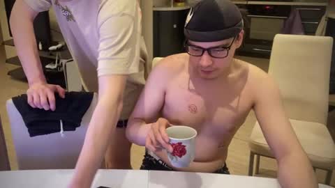 Snapshot of oofcblesssexx chatting on December 20, 11:37 pm bless god online show from December 20, 11:37 pm