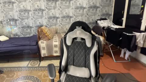 Snapshot of oofcblesssexx chatting on December 28, 11:30 am bless god online show from December 28, 11:30 am