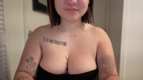 Miss Girly online show from March 29, 10:48 am