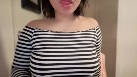 Miss Girly online show from April 16, 8:48 am