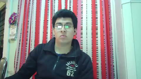 Snapshot of oomaurooo chatting on December 19, 8:56 am oomaurooo online show from December 19, 8:56 am