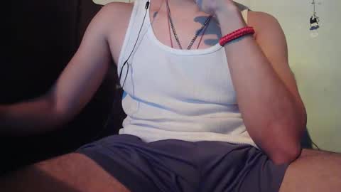 Snapshot of oomaurooo chatting on October 12, 8:57 am oomaurooo online show from October 12, 8:57 am