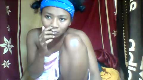 Snapshot of oooozafiette chatting on June 8, 7:14 pm oooozafiette online show from June 8, 7:14 pm