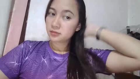 Snapshot of oopsitseloise chatting on June 5, 10:32 am Eloise online show from June 5, 10:32 am