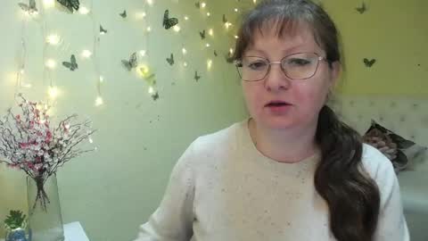 Snapshot of oovanessahotts chatting on May 4, 5:03 am Vanessa online show from May 4, 5:03 am