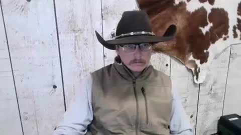 Snapshot of openmindedcowboy chatting on November 29, 5:38 pm kinkynerd online show from November 29, 5:38 pm