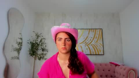 Ofelia Mara online show from June 24, 5:39 am