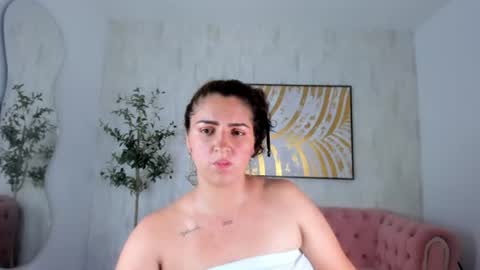 Ofelia Mara online show from June 25, 5:12 am