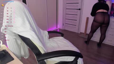 Snapshot of ophelia_mm chatting on March 2, 6:16 am Ophelia online show from March 2, 6:16 am