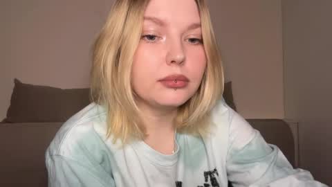 Ophelia online show from April 4, 10:40 pm