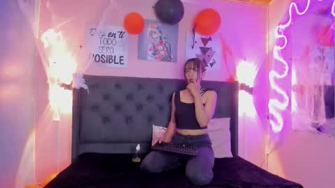 Snapshot of ophelune chatting on October 27, 1:26 pm ophelune online show from October 27, 1:26 pm