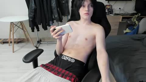 Bella and John online show from March 29, 8:53 pm