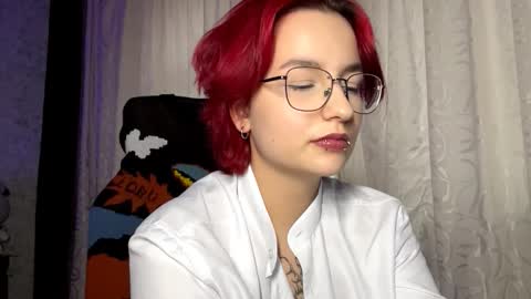 Snapshot of orahisle chatting on October 18, 1:34 pm Thea online show from October 18, 1:34 pm