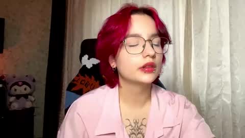 Snapshot of orahisle chatting on October 20, 1:22 pm Thea online show from October 20, 1:22 pm