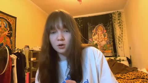 Snapshot of oralialafield chatting on May 29, 4:49 pm Leslie online show from May 29, 4:49 pm