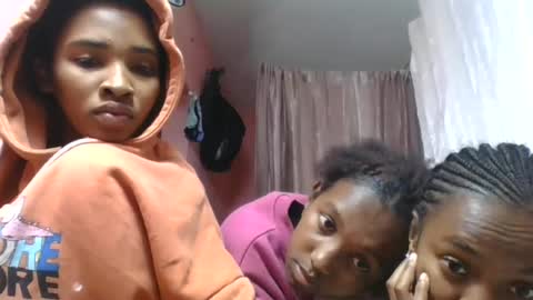 orianie064 online show from August 8, 6:04 am