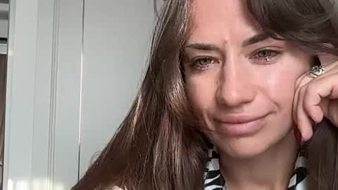 Snapshot of orilayne chatting on March 23, 9:57 am Aksya online show from March 23, 9:57 am