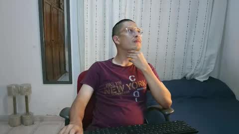 Snapshot of orionferrer chatting on December 15, 2:38 am Orion online show from December 15, 2:38 am