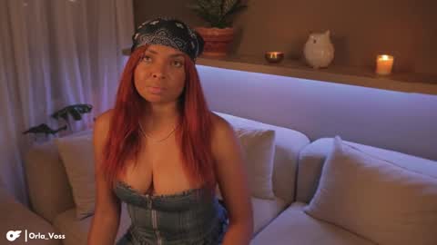 Snapshot of orla_voss chatting on December 16, 1:21 am Orla online show from December 16, 1:21 am