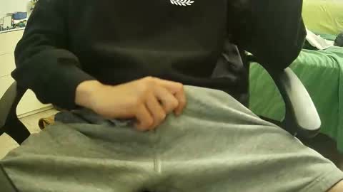 Snapshot of orobrus chatting on November 1, 5:04 pm Oroborus online show from November 1, 5:04 pm