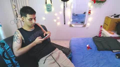 Snapshot of orus_420 chatting on December 1, 11:32 pm orus_420 online show from December 1, 11:32 pm