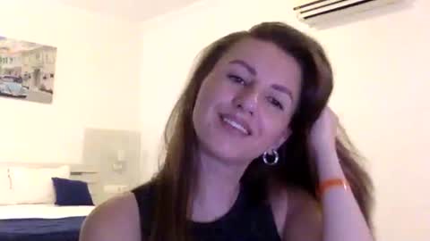 orvaline online show from April 30, 5:52 pm