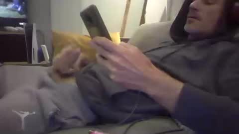 Snapshot of orwel09 chatting on December 20, 1:33 pm orwel09 online show from December 20, 1:33 pm