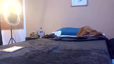 osarito3x online show from April 19, 9:19 am