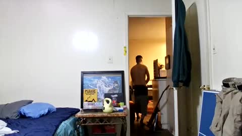 Snapshot of oscar1992toyota chatting on January 1, 7:21 pm oscar1992toyota online show from January 1, 7:21 pm