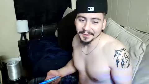 Snapshot of oscar1992toyota chatting on February 26, 4:36 am oscar1992toyota online show from February 26, 4:36 am