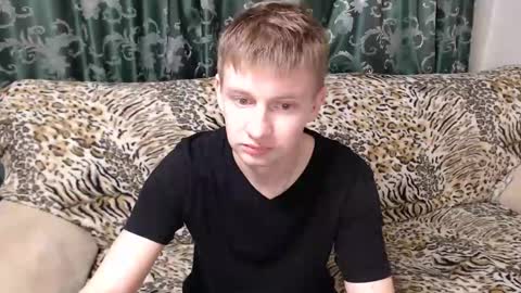 Snapshot of oscar_bell chatting on February 28, 9:44 pm Oscar online show from February 28, 9:44 pm