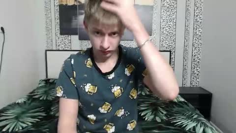 Snapshot of oscar_bell chatting on October 26, 8:26 pm Oscar online show from October 26, 8:26 pm