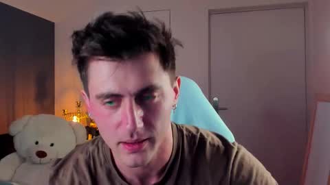 Snapshot of oscar_miller_ chatting on October 23, 9:13 pm Oscar online show from October 23, 9:13 pm