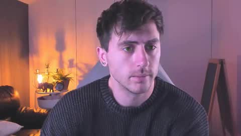 Snapshot of oscar_miller_ chatting on November 9, 9:13 pm Oscar online show from November 9, 9:13 pm