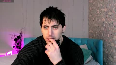 Snapshot of oscar_miller_ chatting on February 8, 9:40 pm Oscar online show from February 8, 9:40 pm