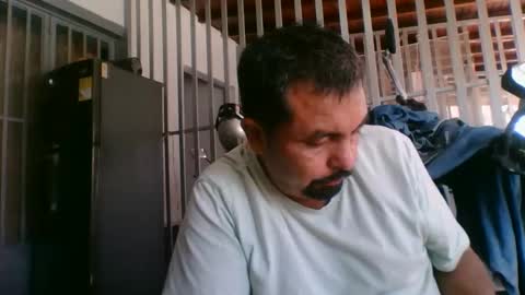 Snapshot of oscarjhe3512 chatting on November 7, 3:12 pm oscarjhe3512 online show from November 7, 3:12 pm