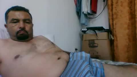 Snapshot of oscarjhe3512 chatting on February 2, 2:10 am oscarjhe3512 online show from February 2, 2:10 am