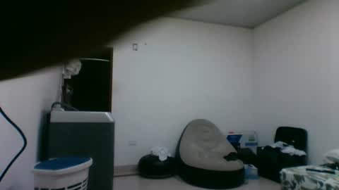 Snapshot of oscarjhe3512 chatting on February 3, 12:53 am oscarjhe3512 online show from February 3, 12:53 am