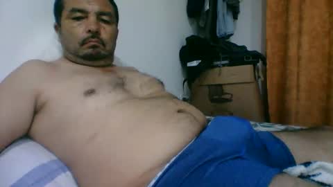 Snapshot of oscarjhe3512 chatting on April 3, 1:58 am oscarjhe3512 online show from April 3, 1:58 am